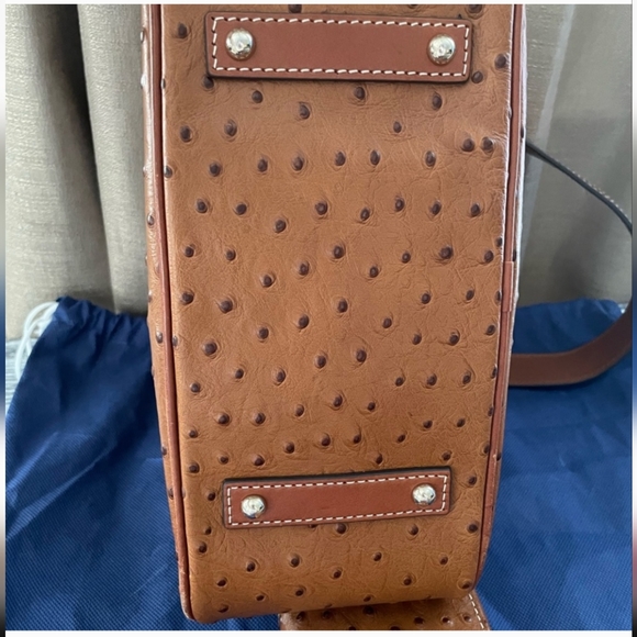 Dooney and Bourke Ostrich Hobo in the color Caramel EUC - Picture 4 of 9